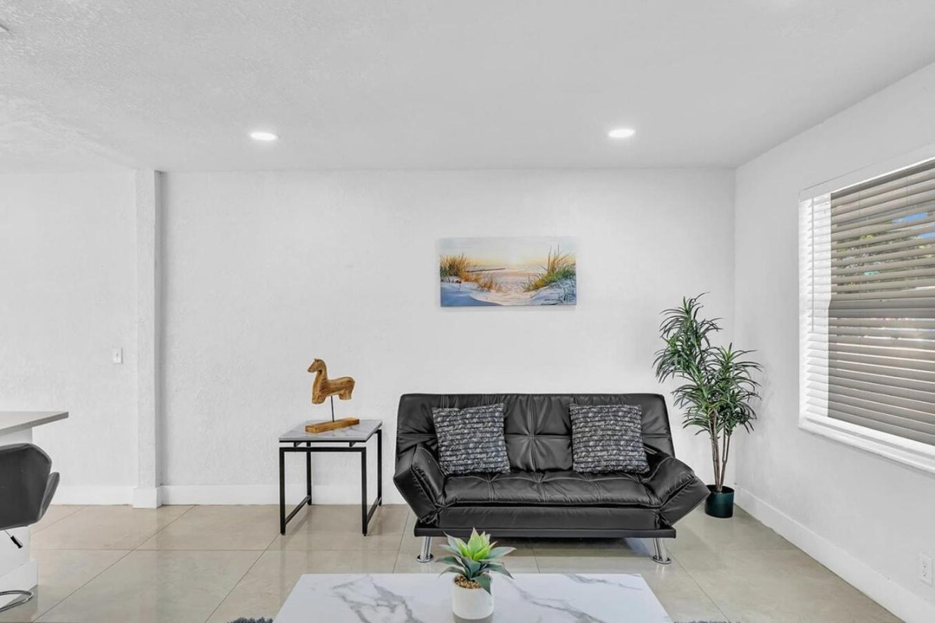 2 Bdrm Modern House Mins From Beach & Casino Hb1 Hallandale Beach Eksteriør bilde