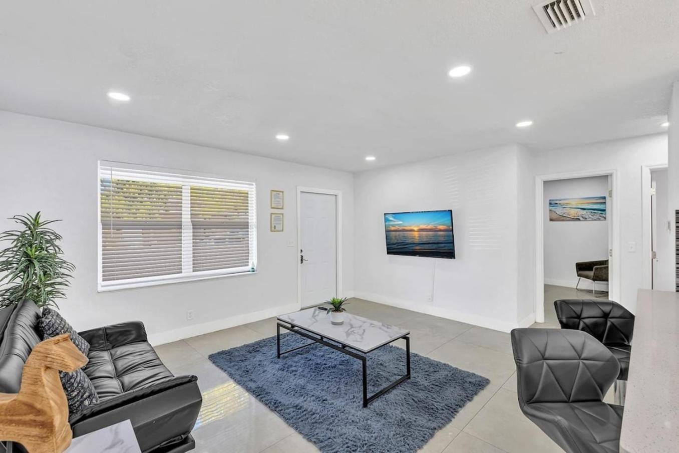 2 Bdrm Modern House Mins From Beach & Casino Hb1 Hallandale Beach Eksteriør bilde
