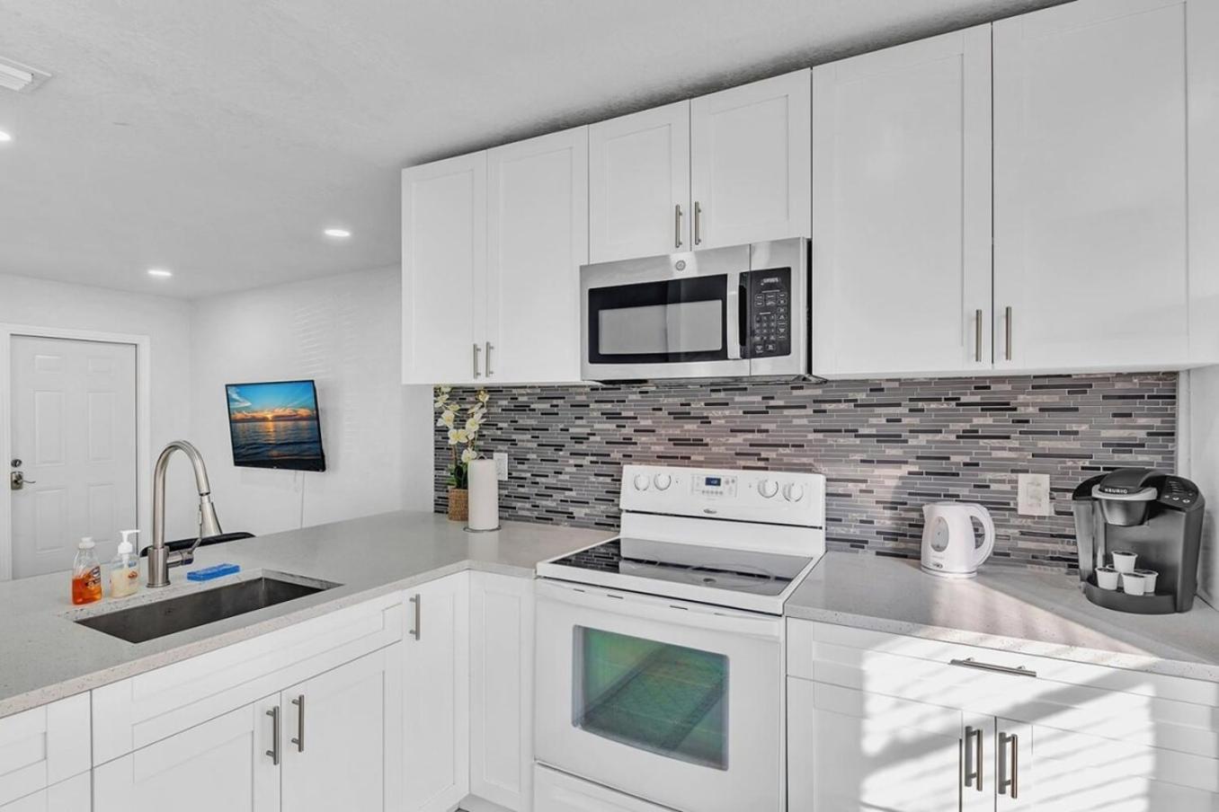 2 Bdrm Modern House Mins From Beach & Casino Hb1 Hallandale Beach Eksteriør bilde