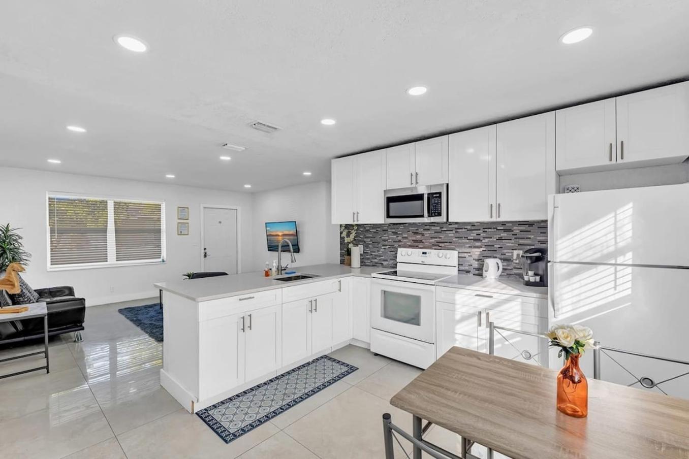 2 Bdrm Modern House Mins From Beach & Casino Hb1 Hallandale Beach Eksteriør bilde
