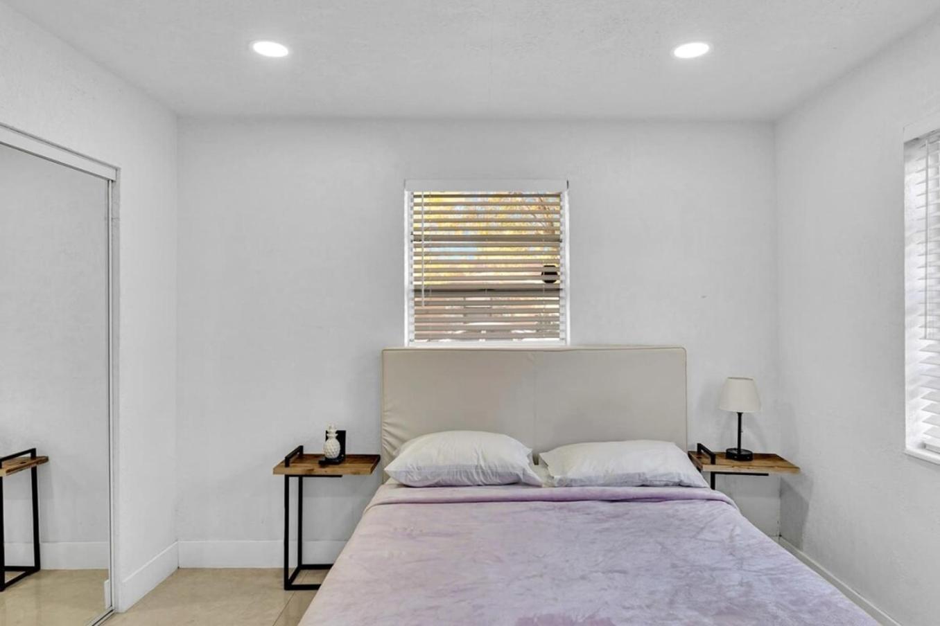 2 Bdrm Modern House Mins From Beach & Casino Hb1 Hallandale Beach Eksteriør bilde