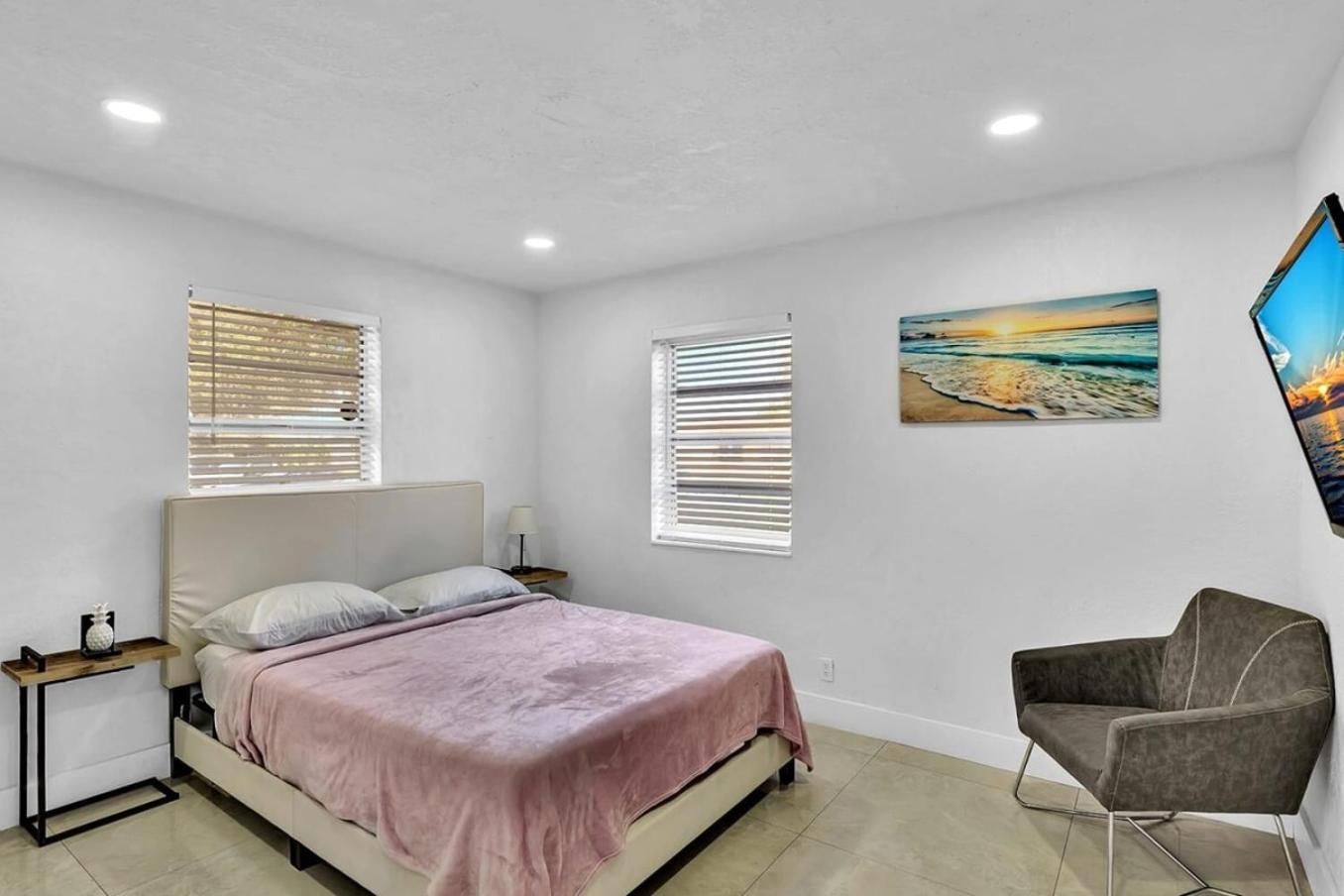 2 Bdrm Modern House Mins From Beach & Casino Hb1 Hallandale Beach Eksteriør bilde